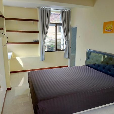 Bebek Kuning Residence Blimbing  Eksteriør billede